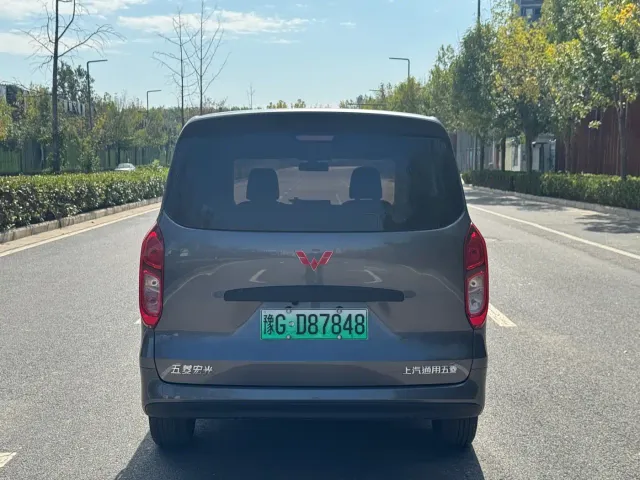 Wuling Hongguang — Фото автомобиля 13