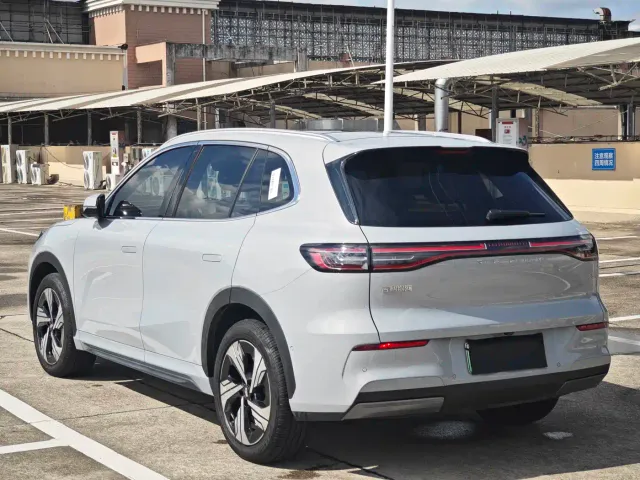 Geely Galaxy E5 — Фото автомобиля 5