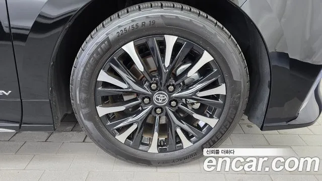 Toyota Alphard — Фото автомобиля 18