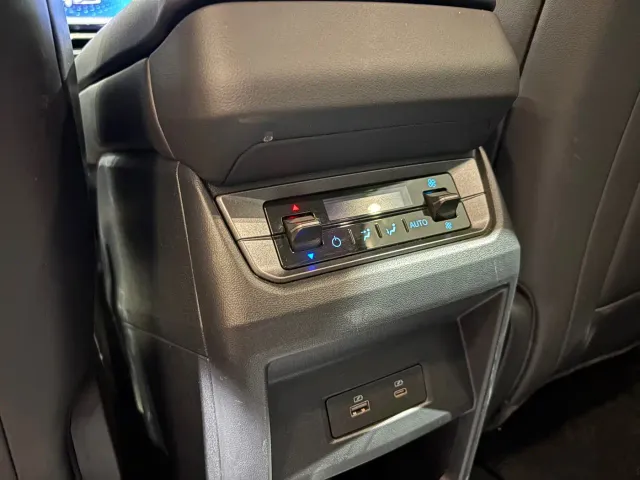 Ford Edge — Фото автомобиля 20