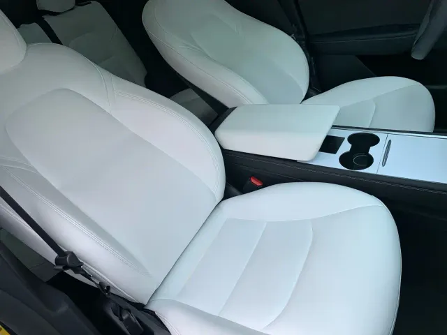 Tesla Model Y — Фото автомобиля 27
