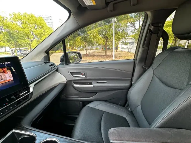 Toyota Granvia — Фото автомобиля 17