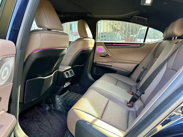 Lexus ES — Фото автомобиля 6