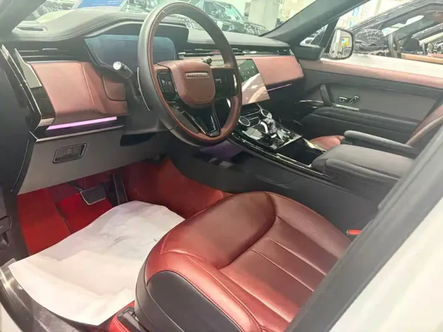 Land Rover Range Rover Sport — Фото автомобиля 9