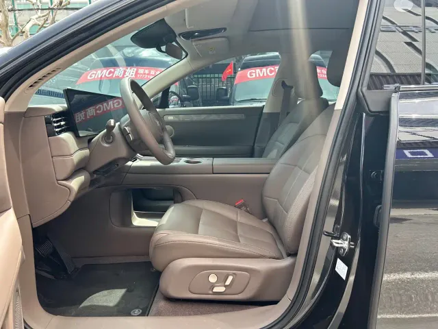 IM Motors LS6 — Фото автомобиля 5