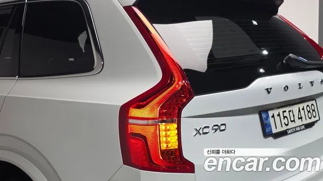 Вольво XC90 — Фото автомобиля 22