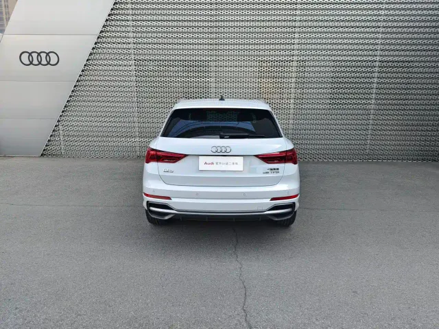 Audi Q3 — Фото автомобиля 4
