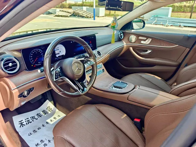 Mercedes-Benz E-Class — Фото автомобиля 8