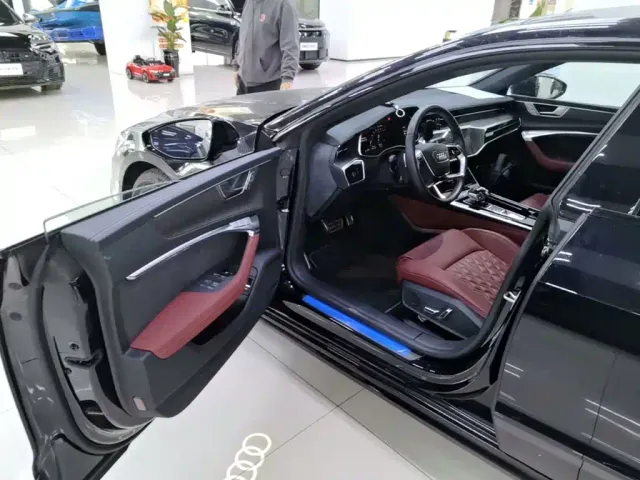 Audi A7L — Фото автомобиля 15
