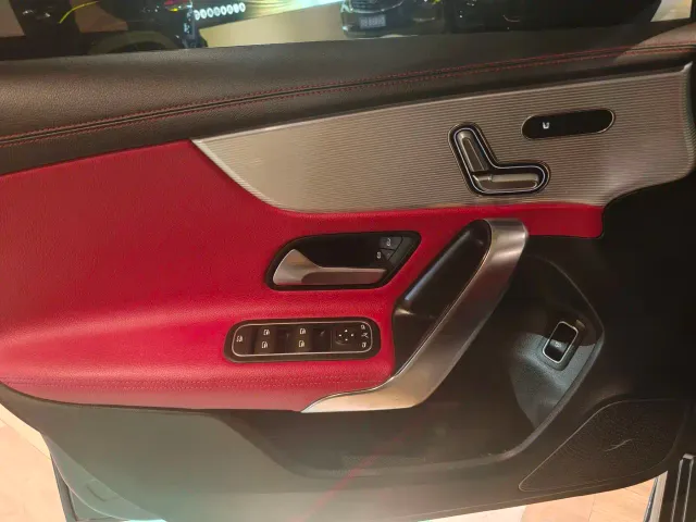 Mercedes-Benz Mercedes-Benz A-Class AMG 2022 AMG A 35 L 4MATIC — Фото автомобиля 8