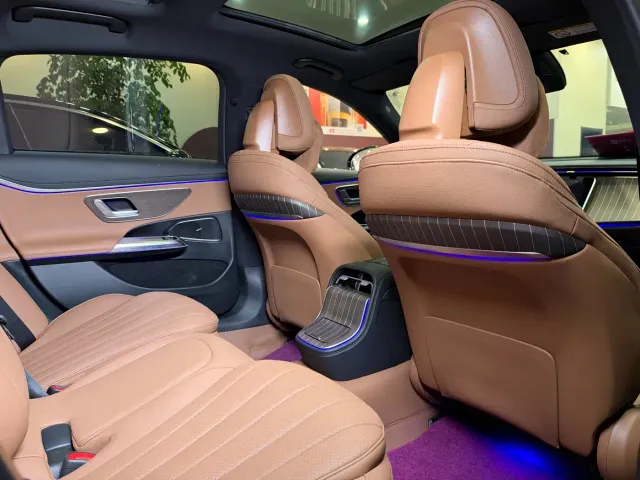 Mercedes-Benz E-Class — Фото автомобиля 14