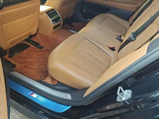 BMW 7 Series — Фото автомобиля 11