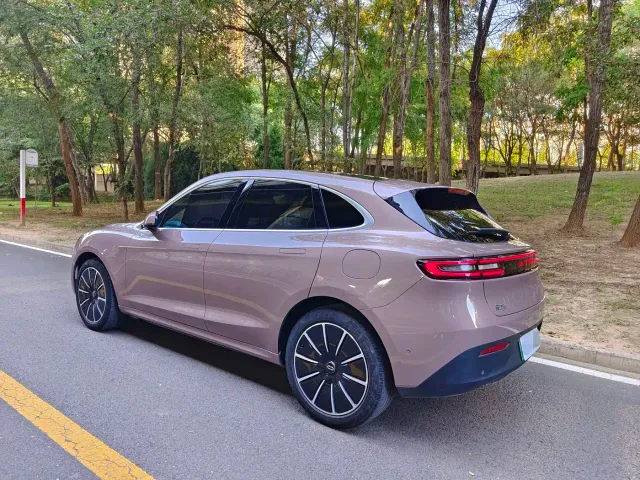 Aito M5 — Фото автомобиля 4