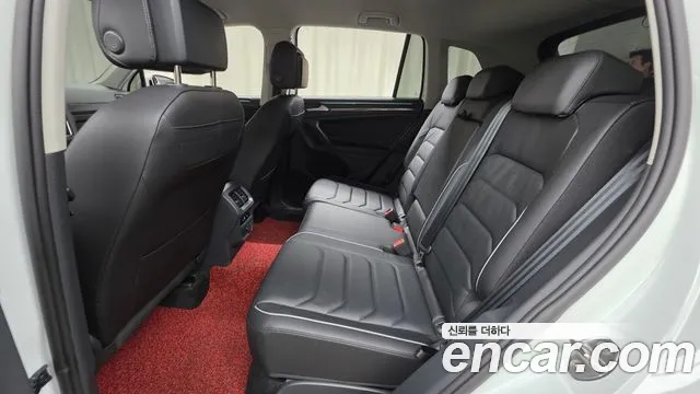 Volkswagen Tiguan Tiguan 2 поколение 2.0 TDI Premium — Фото автомобиля 12