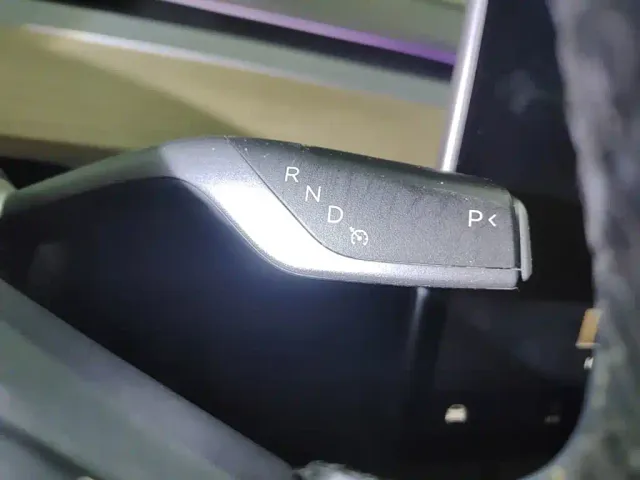 Tesla Model Y — Фото автомобиля 13