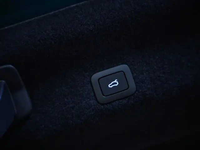Xiaomi SU7 Ultra — Фото автомобиля 25