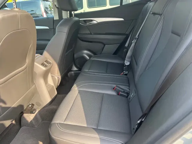 Buick Envision S — Фото автомобиля 9
