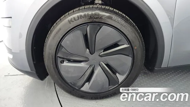 Tesla Model Y — Фото автомобиля 5