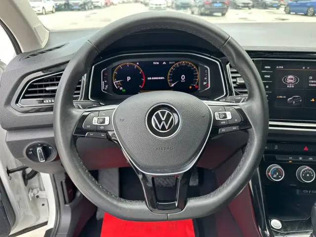 Volkswagen T-Roc — Фото автомобиля 14