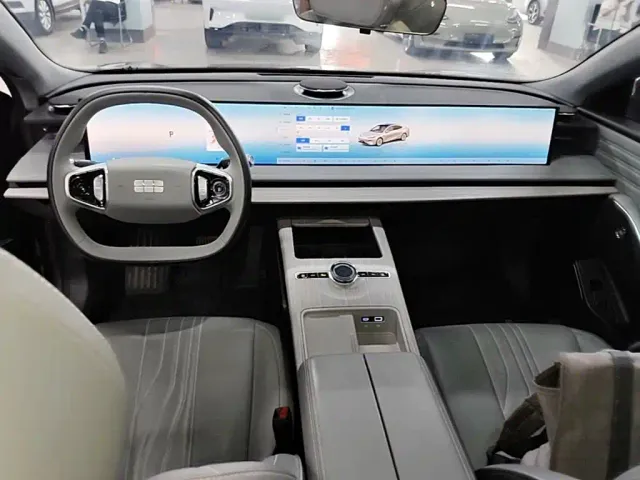 Geely Galaxy E8 — Фото автомобиля 9