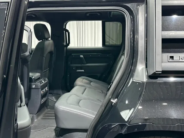 Land Rover Defender — Фото автомобиля 22