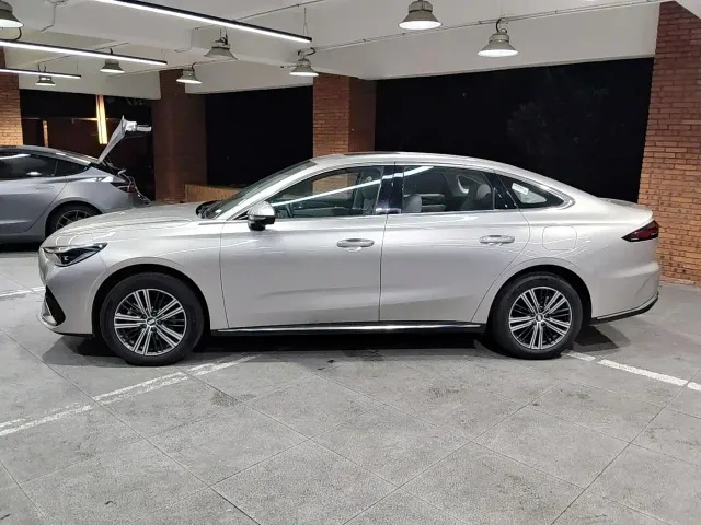 Geely Galaxy Stellar 6 — Фото автомобиля 2