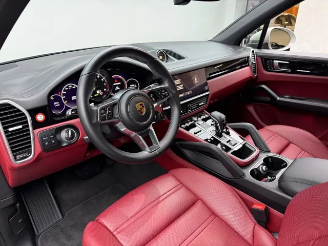 Porsche Cayenne — Фото автомобиля 15