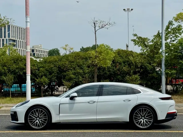 Porsche Panamera — Фото автомобиля 8