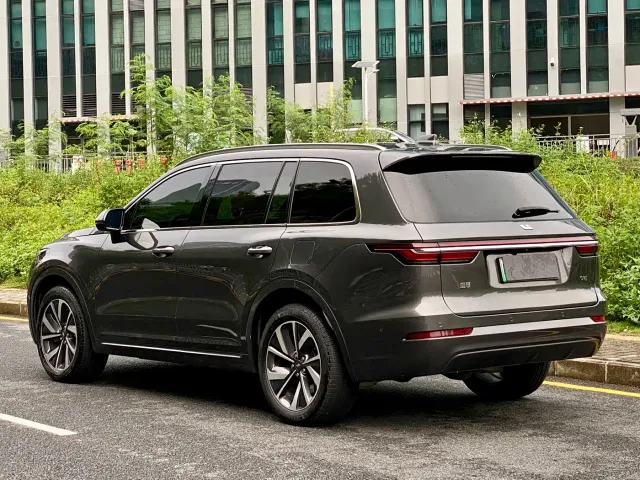 Li Auto ONE — Фото автомобиля 7