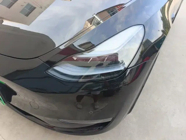 Tesla Model Y — Фото автомобиля 23