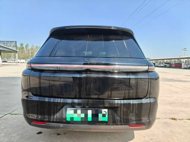 Li Auto L8 — Фото автомобиля 5