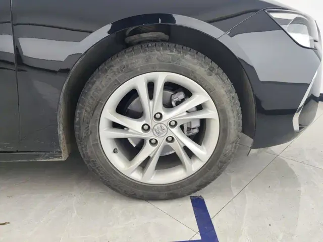 Buick Regal — Фото автомобиля 6