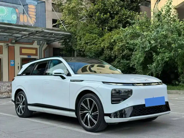 Xpeng G9 — Фото автомобиля 3