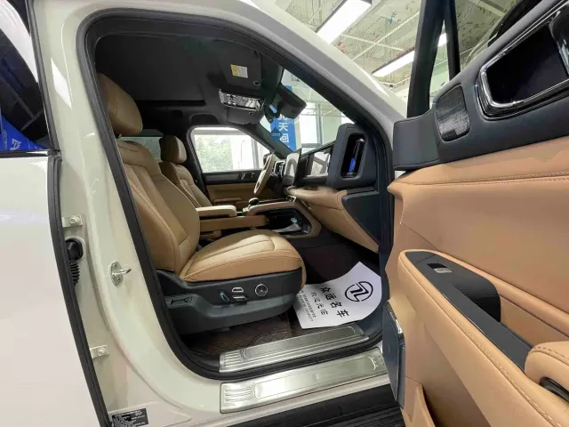 BYD FangChengBao Leopard 5 — Фото автомобиля 10
