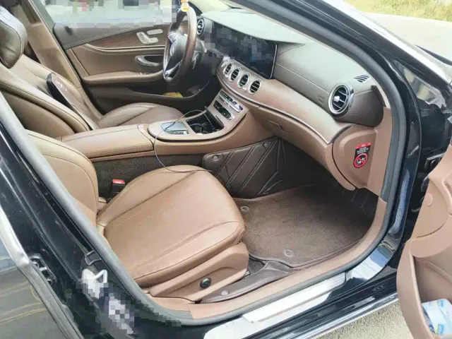 Mercedes-Benz E-Class — Фото автомобиля 13