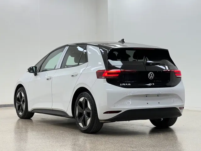 Volkswagen ID.3 — Фото автомобиля 4