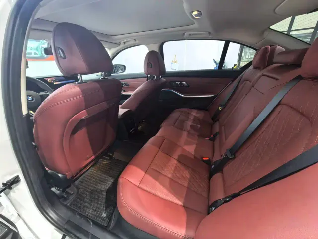 BMW 3 Series — Фото автомобиля 13