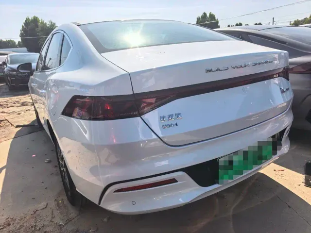 BYD Qin PLUS — Фото автомобиля 9