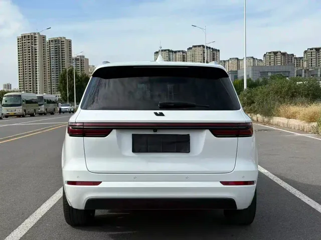 Li Auto ONE — Фото автомобиля 6