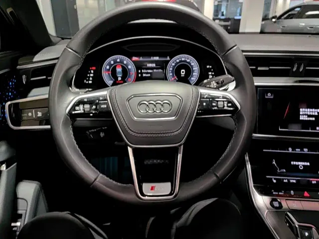 Audi A6L — Фото автомобиля 10