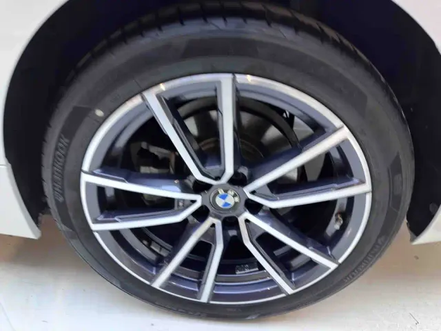 BMW 3 Series — Фото автомобиля 24