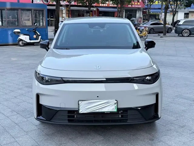 Leapmotor Leapmotor C10 2024 410 Comfort Edition — Фото автомобиля 2