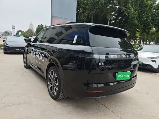 Lynk & Co 900 — Фото автомобиля 4