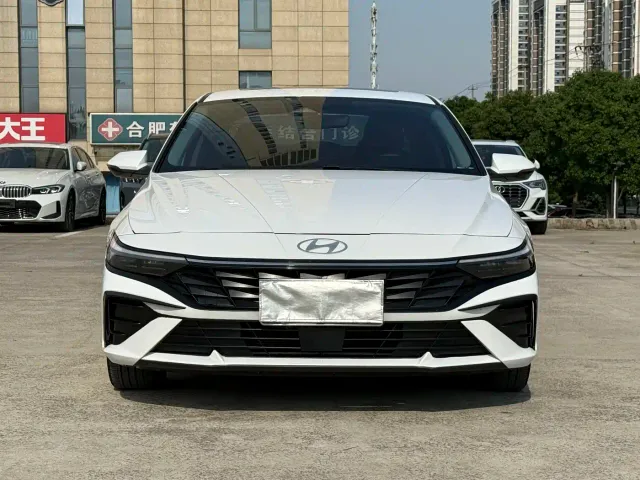 Hyundai Elantra — Фото автомобиля 2