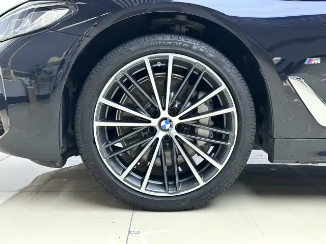 BMW 5 Series — Фото автомобиля 21
