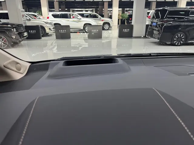 Toyota Alphard — Фото автомобиля 24