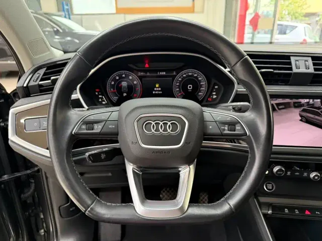 Audi Q3 — Фото автомобиля 11
