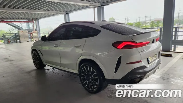 BMW X6 xDrive40i M Sport — Фото автомобиля 6