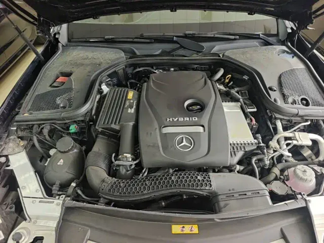 Mercedes-Benz E-Class — Фото автомобиля 15