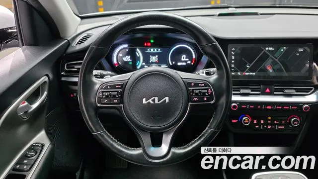 Kia Niro — Фото автомобиля 18